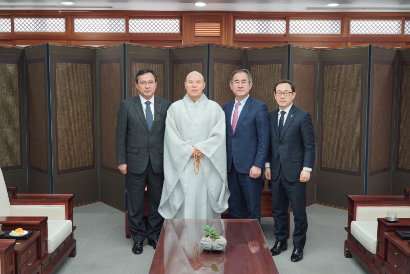2016.01.11_교육문화수석 김상률, 관광진흥비서관 박강섭 예방 (1)